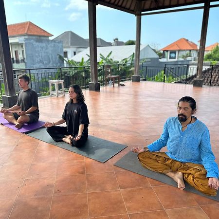 Diuma Residence Yoga Meditation Retreat And Healing Center Санур Экстерьер фото