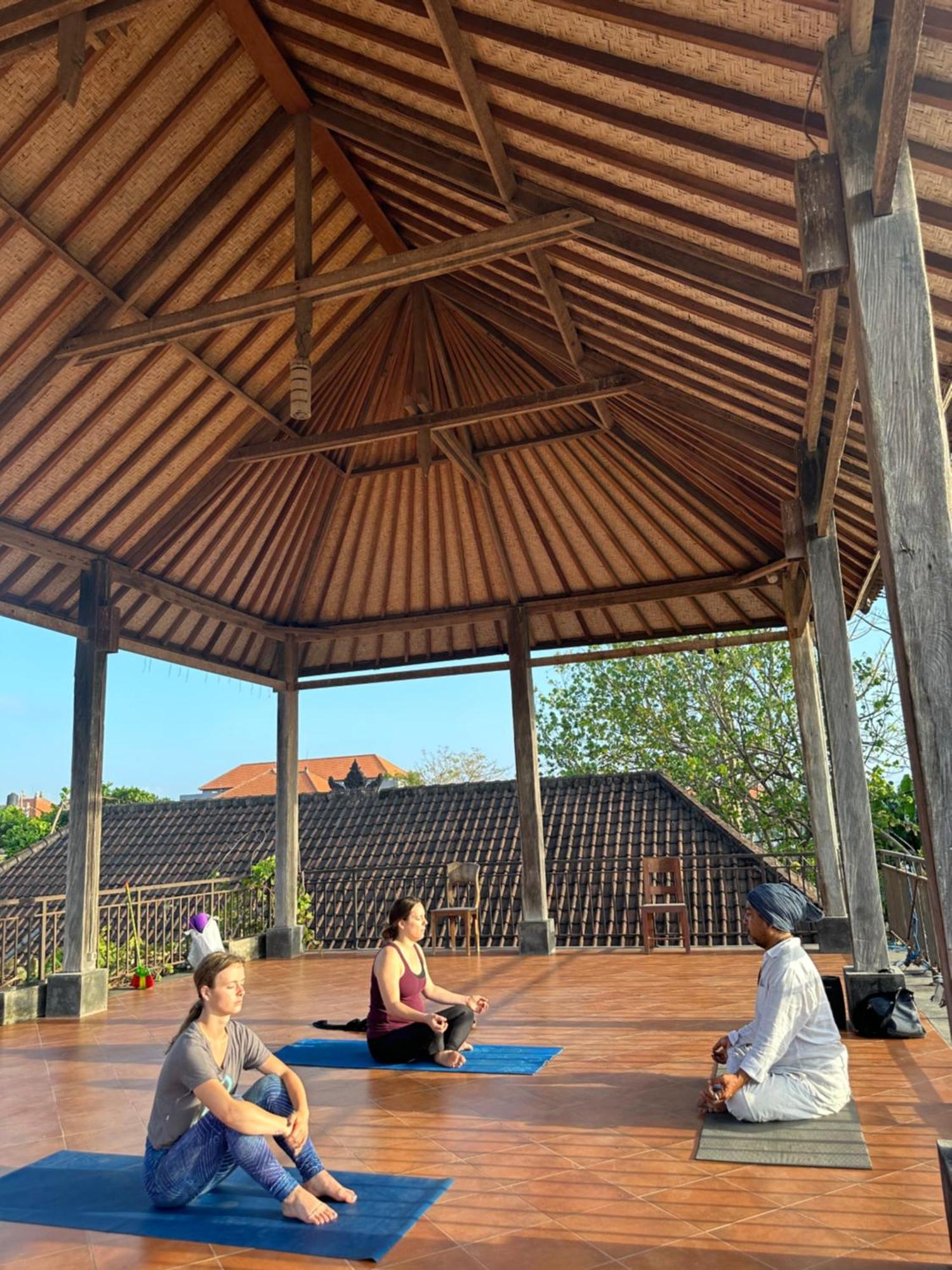 Diuma Residence Yoga Meditation Retreat And Healing Center Санур Экстерьер фото