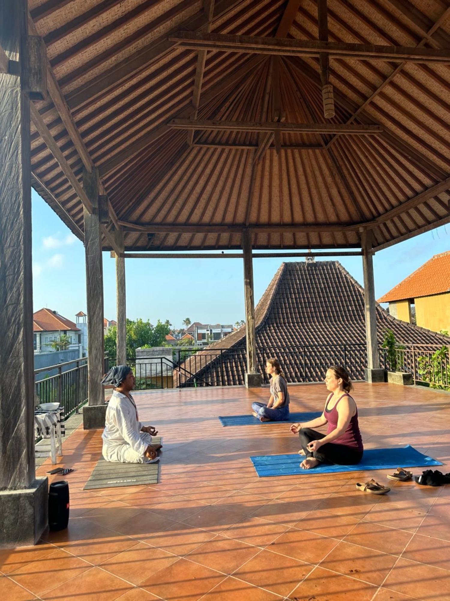 Diuma Residence Yoga Meditation Retreat And Healing Center Санур Экстерьер фото
